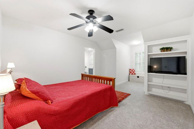 130 E Fairbranch Circle, The Woodlands, TX 77382