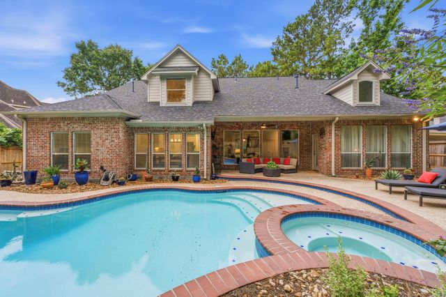 130 E Fairbranch Circle, The Woodlands, TX 77382