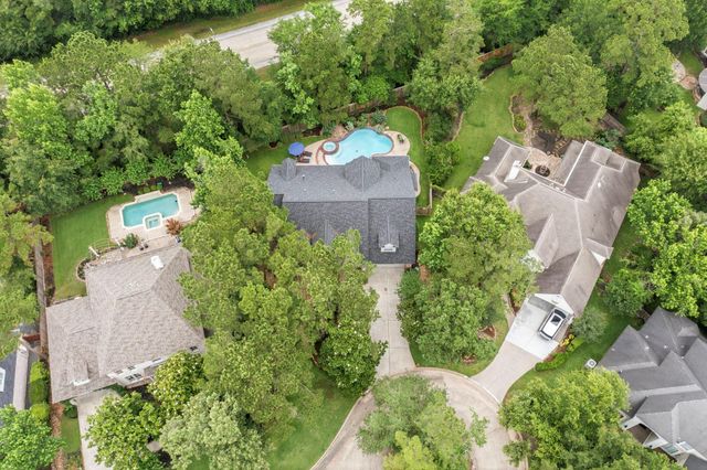 130 E Fairbranch Circle, The Woodlands, TX 77382