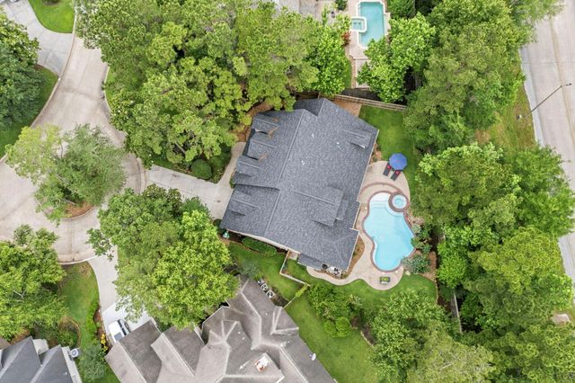 130 E Fairbranch Circle, The Woodlands, TX 77382