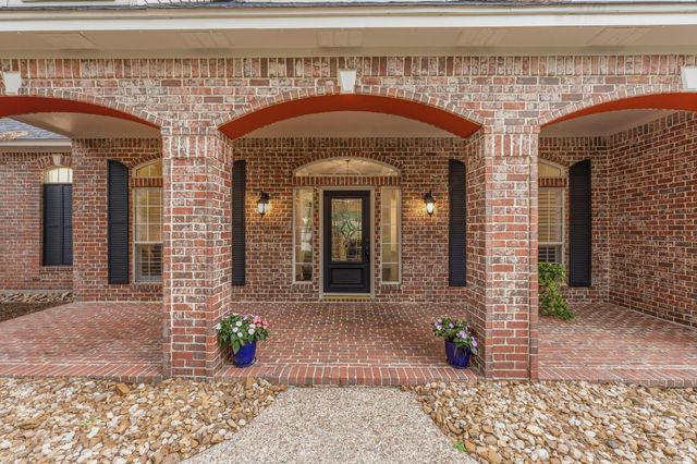 130 E Fairbranch Circle, The Woodlands, TX 77382