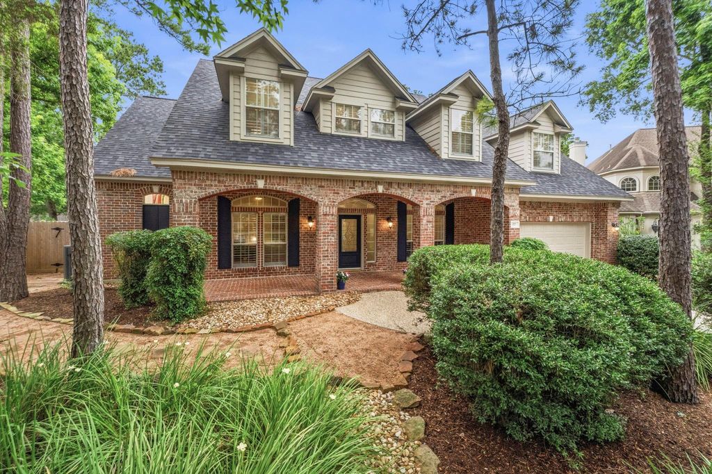 130 E Fairbranch Circle, The Woodlands, TX 77382