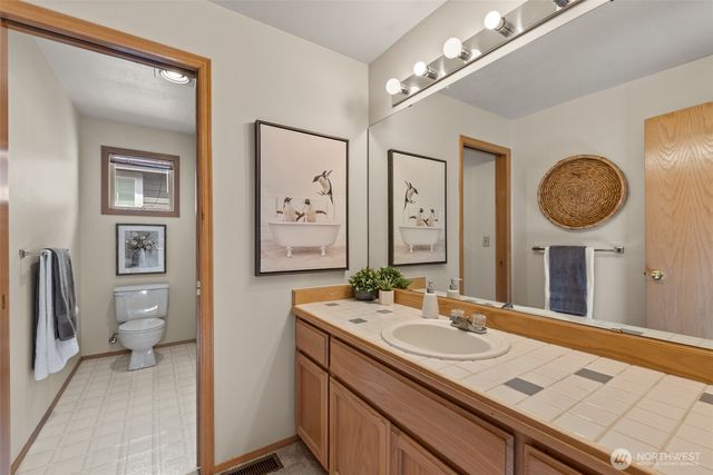 25542 SE 41st Court, Sammamish, WA 98029