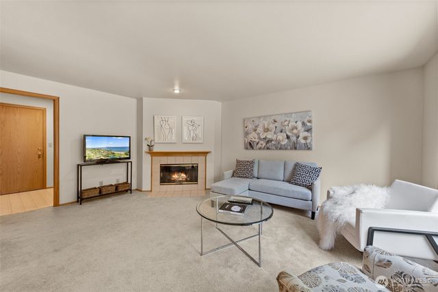 25542 SE 41st Court, Sammamish, WA 98029