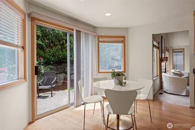 25542 SE 41st Court, Sammamish, WA 98029