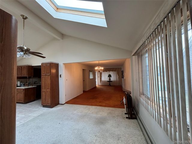 660 Hewlett Street, Franklin Square, NY 11010