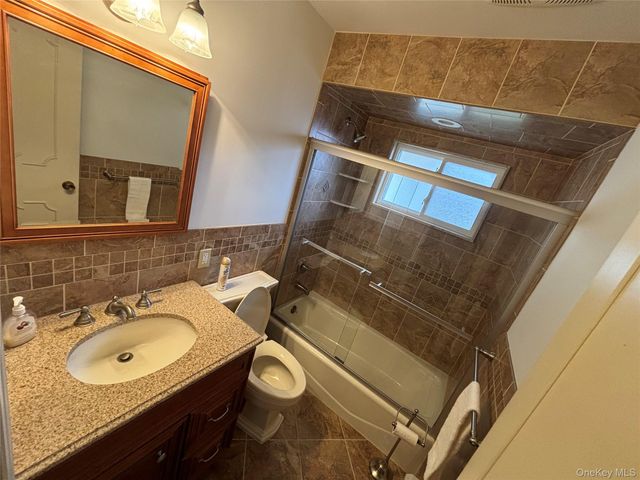 660 Hewlett Street, Franklin Square, NY 11010