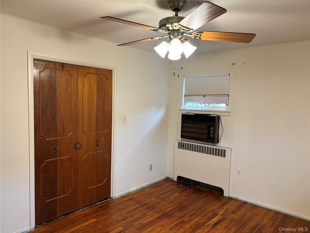 660 Hewlett Street, Franklin Square, NY 11010