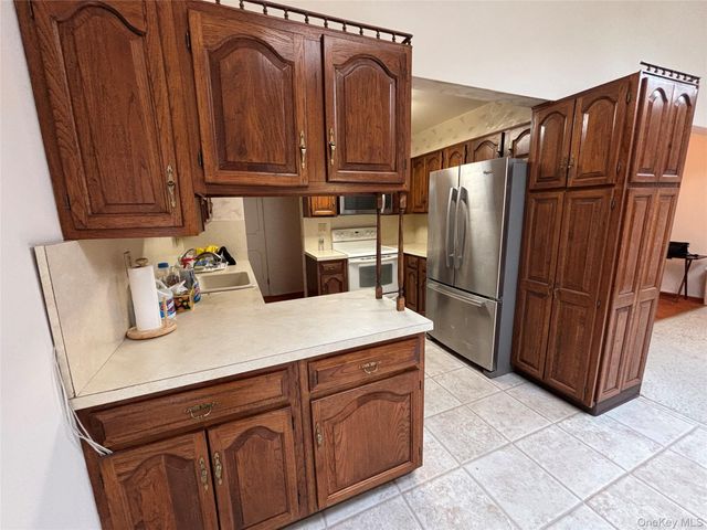 660 Hewlett Street, Franklin Square, NY 11010