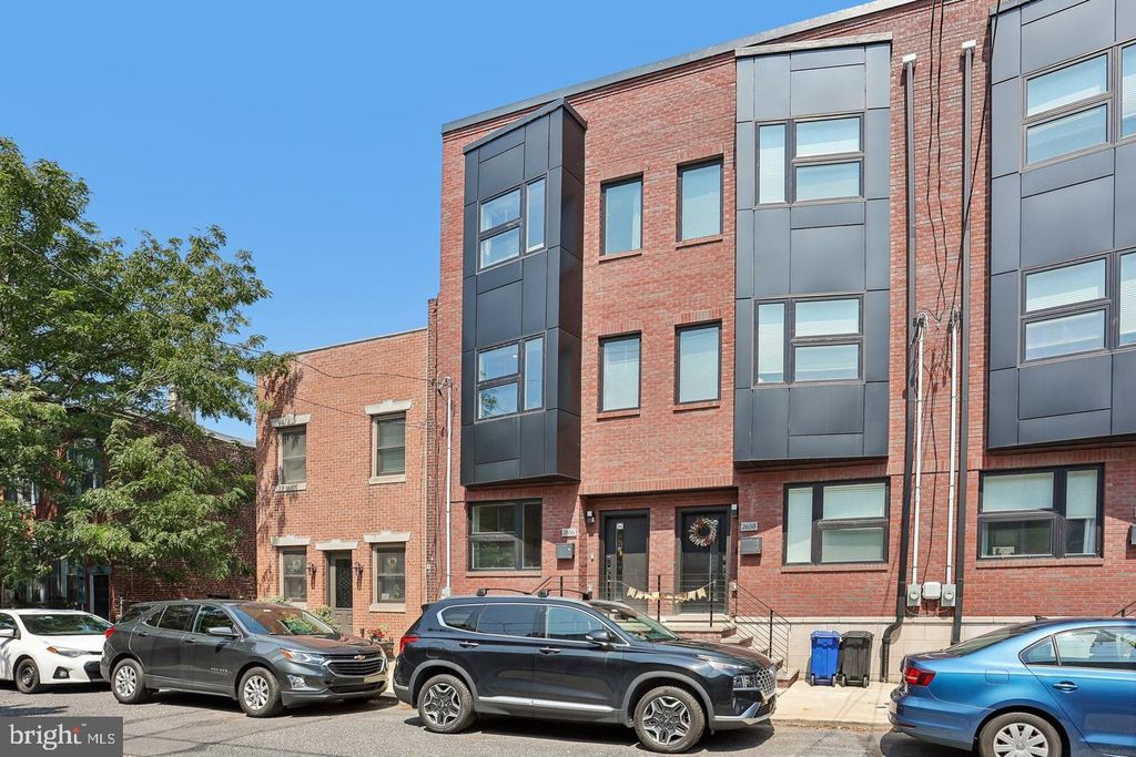 2656 SALMON ST, PHILADELPHIA, PA 19125 — photo 3