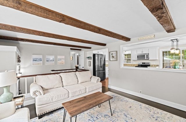 36 Mayflower St, Kingston, MA 02364