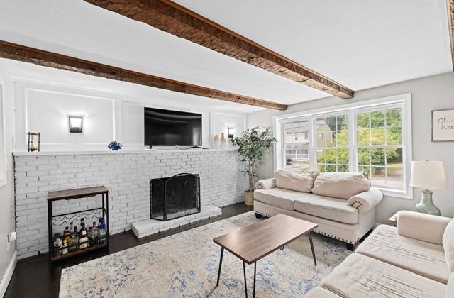 36 Mayflower St, Kingston, MA 02364