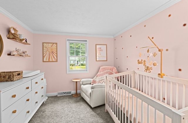 36 Mayflower St, Kingston, MA 02364