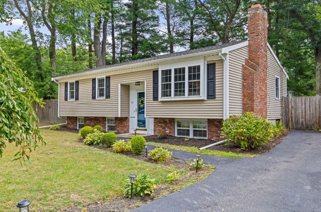 36 Mayflower St, Kingston, MA 02364