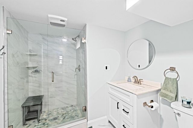 36 Mayflower St, Kingston, MA 02364