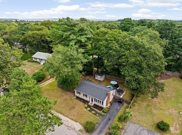 36 Mayflower St, Kingston, MA 02364