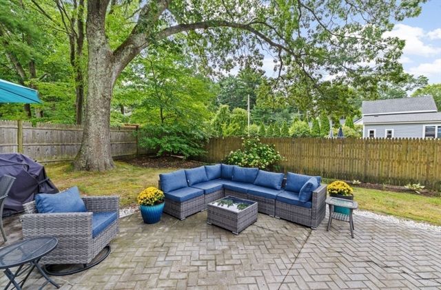 36 Mayflower St, Kingston, MA 02364