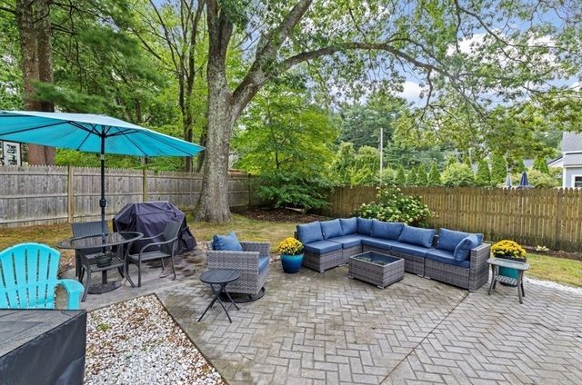 36 Mayflower St, Kingston, MA 02364