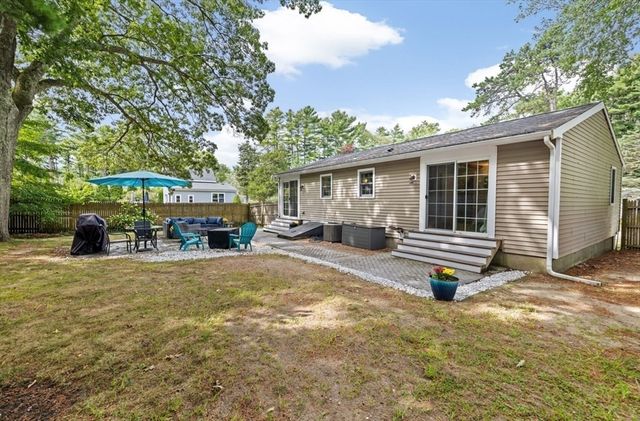 36 Mayflower St, Kingston, MA 02364