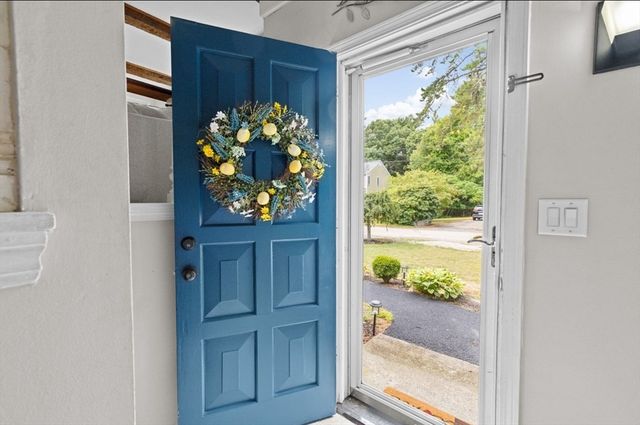 36 Mayflower St, Kingston, MA 02364