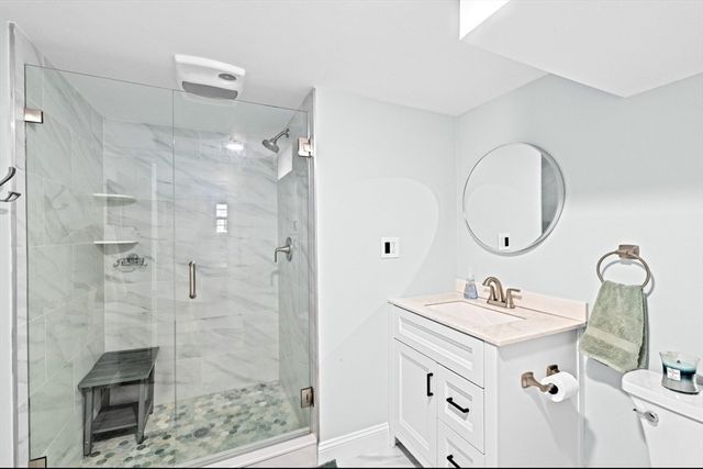 36 Mayflower St, Kingston, MA 02364