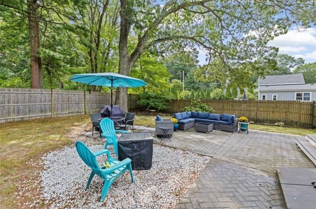 36 Mayflower St, Kingston, MA 02364