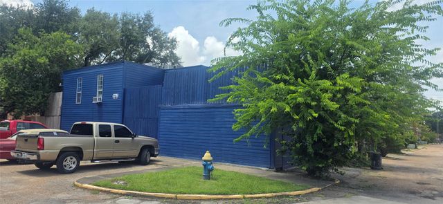 10219 S Gessner Road, Houston, TX 77071
