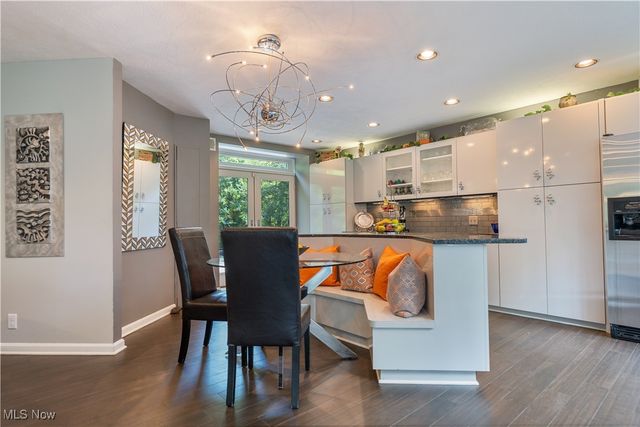 2711 S Cleveland Massillon Road, Norton, OH 44203