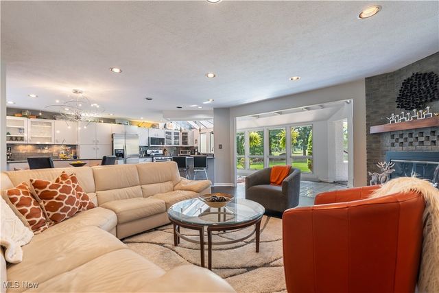 2711 S Cleveland Massillon Road, Norton, OH 44203