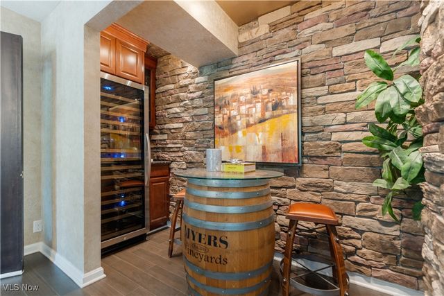 2711 S Cleveland Massillon Road, Norton, OH 44203