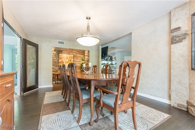 2711 S Cleveland Massillon Road, Norton, OH 44203