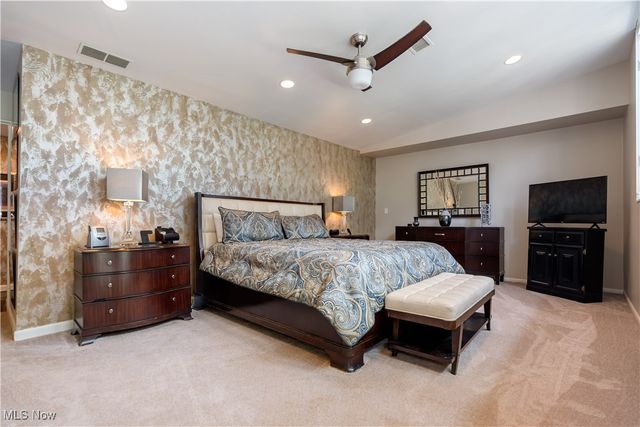 2711 S Cleveland Massillon Road, Norton, OH 44203