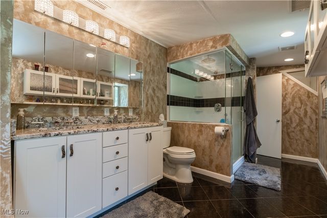 2711 S Cleveland Massillon Road, Norton, OH 44203