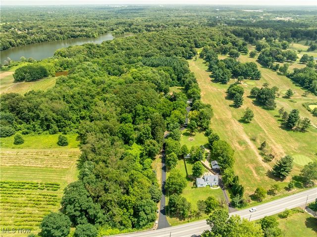 2711 S Cleveland Massillon Road, Norton, OH 44203