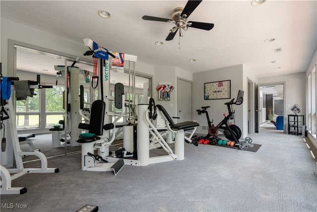 2711 S Cleveland Massillon Road, Norton, OH 44203