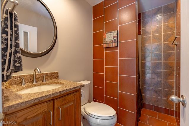 2711 S Cleveland Massillon Road, Norton, OH 44203