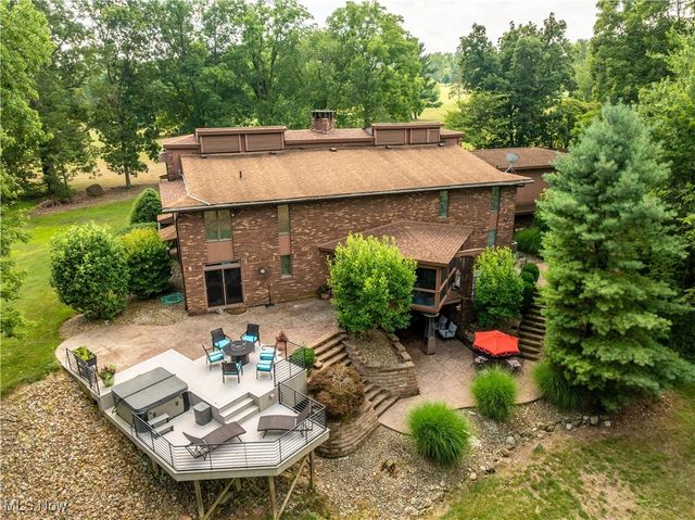 2711 S Cleveland Massillon Road, Norton, OH 44203