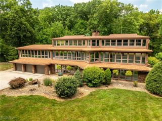 2711 S Cleveland Massillon Road, Norton, OH 44203