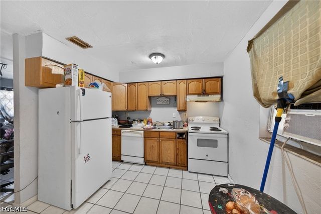 1904 Fountain ST, Fort Myers, FL 33916