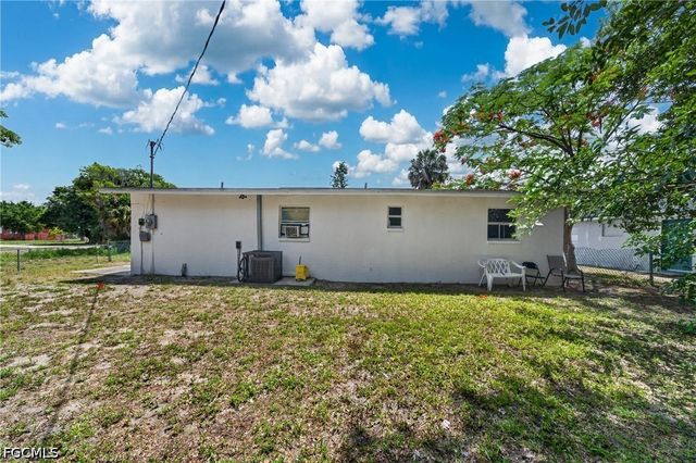 1904 Fountain ST, Fort Myers, FL 33916