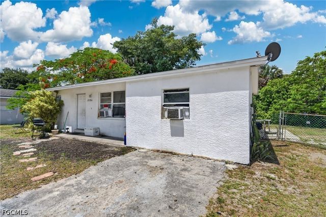 1904 Fountain ST, Fort Myers, FL 33916