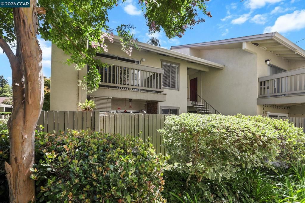 Image 1 of property listing at 2562 Walnut Blvd 68, Walnut Creek, CA 94596