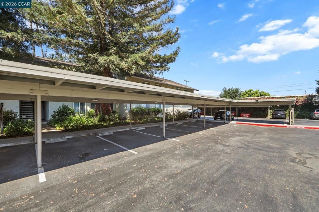 Image 23 of property listing at 2562 Walnut Blvd 68, Walnut Creek, CA 94596