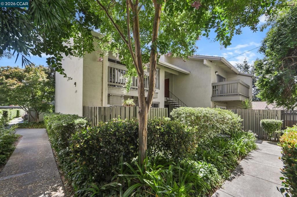 Image 24 of property listing at 2562 Walnut Blvd 68, Walnut Creek, CA 94596