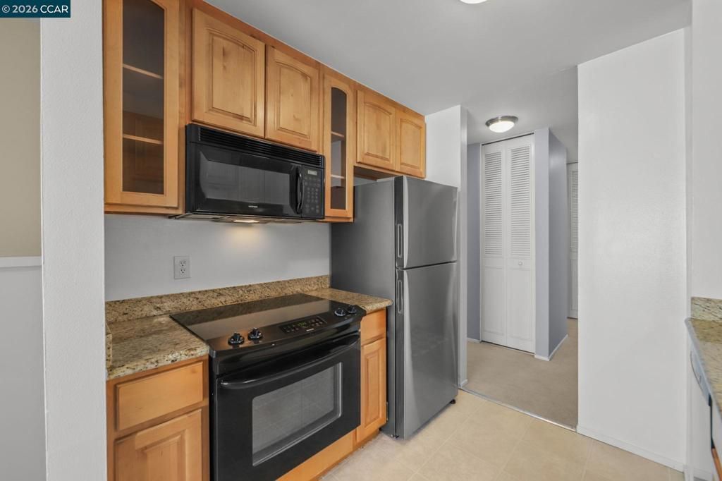 Image 5 of property listing at 2562 Walnut Blvd 68, Walnut Creek, CA 94596