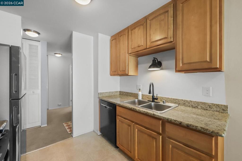 Image 6 of property listing at 2562 Walnut Blvd 68, Walnut Creek, CA 94596
