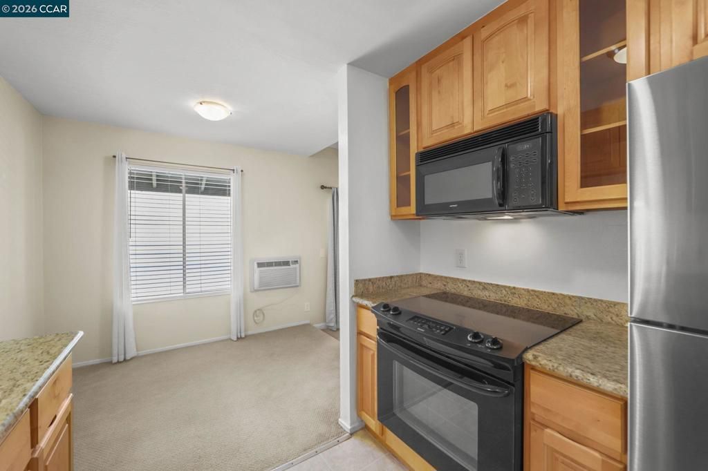 Image 7 of property listing at 2562 Walnut Blvd 68, Walnut Creek, CA 94596