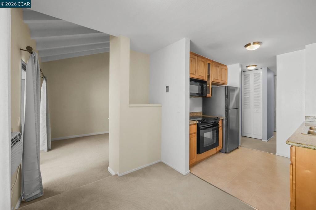 Image 8 of property listing at 2562 Walnut Blvd 68, Walnut Creek, CA 94596