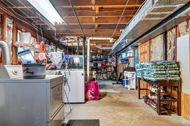 2 Town Line Rd, Burlington, MA 01803
