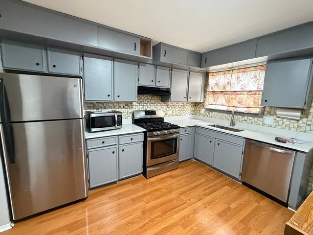 495 Mchenry Road 1B, Wheeling, IL 60090